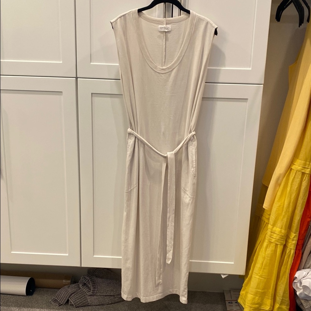 Velvet by Graham & Spencer Tan Sheath Midi Dress Sleeveless Scoop Neck